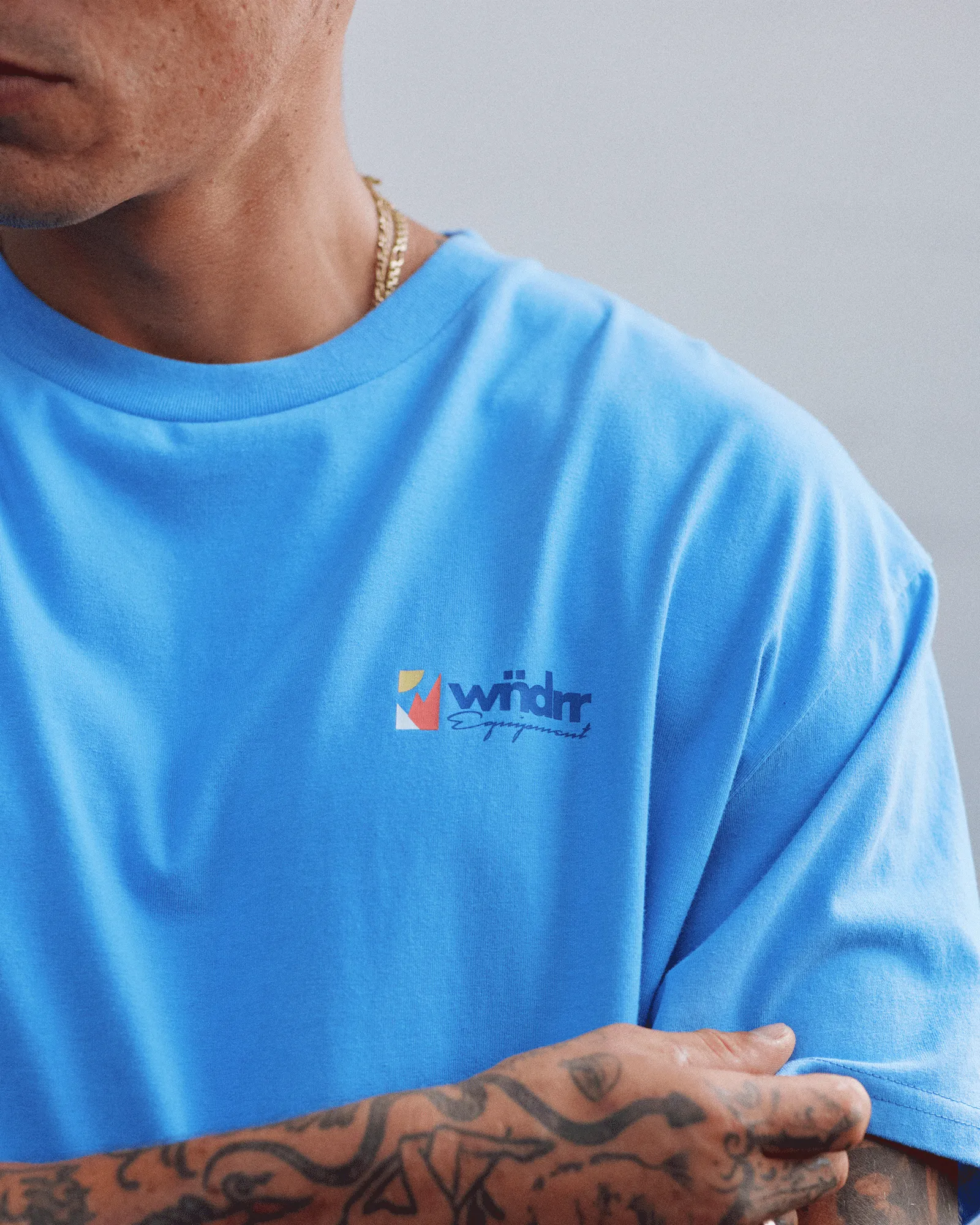 SCALE BOX FIT TEE - AIR BLUE