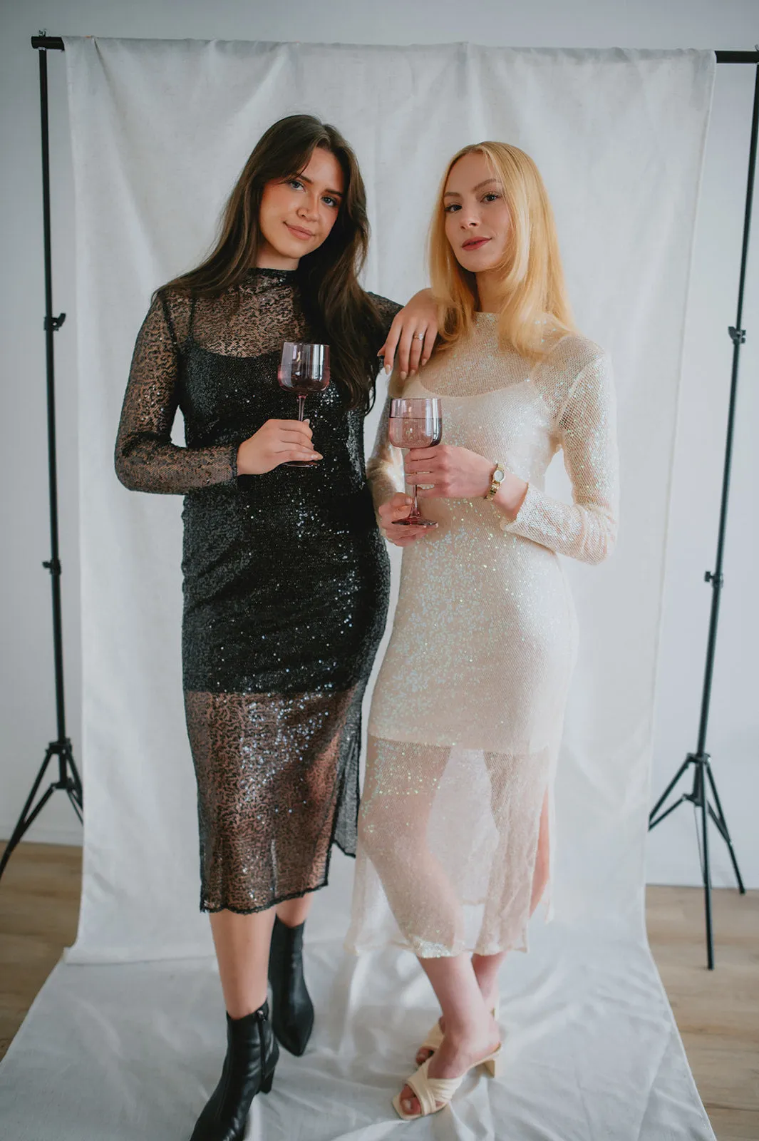 The Blakely Midi Dress - Black