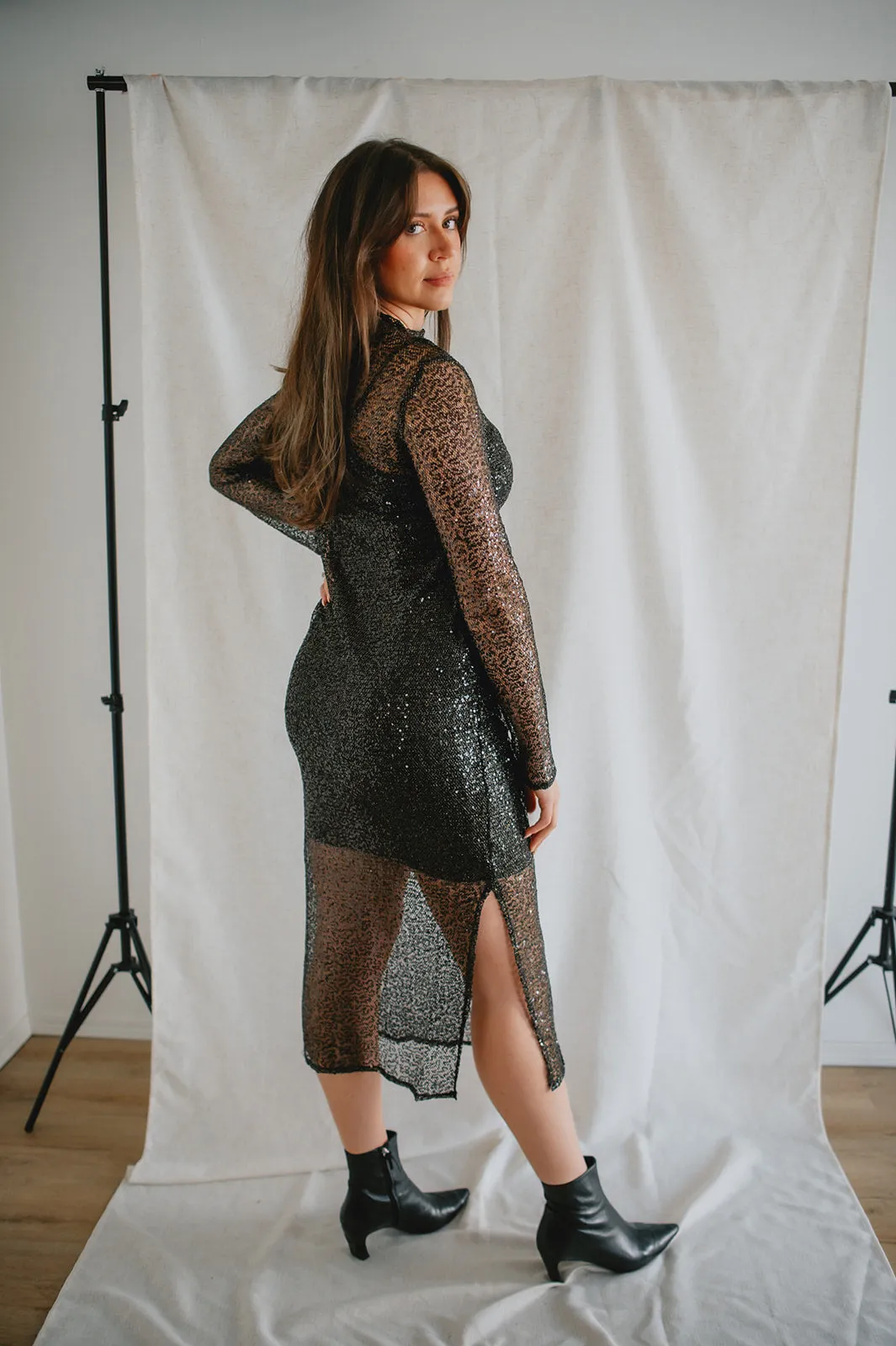 The Blakely Midi Dress - Black