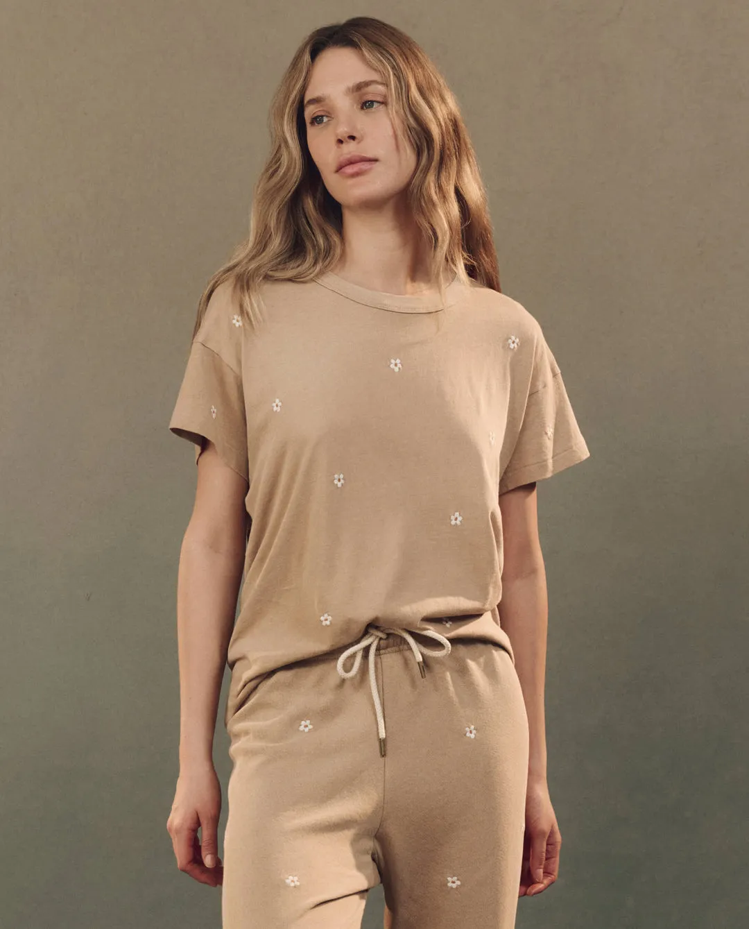 The Great - The Boxy Crew Khaki with Daisy Embroidery