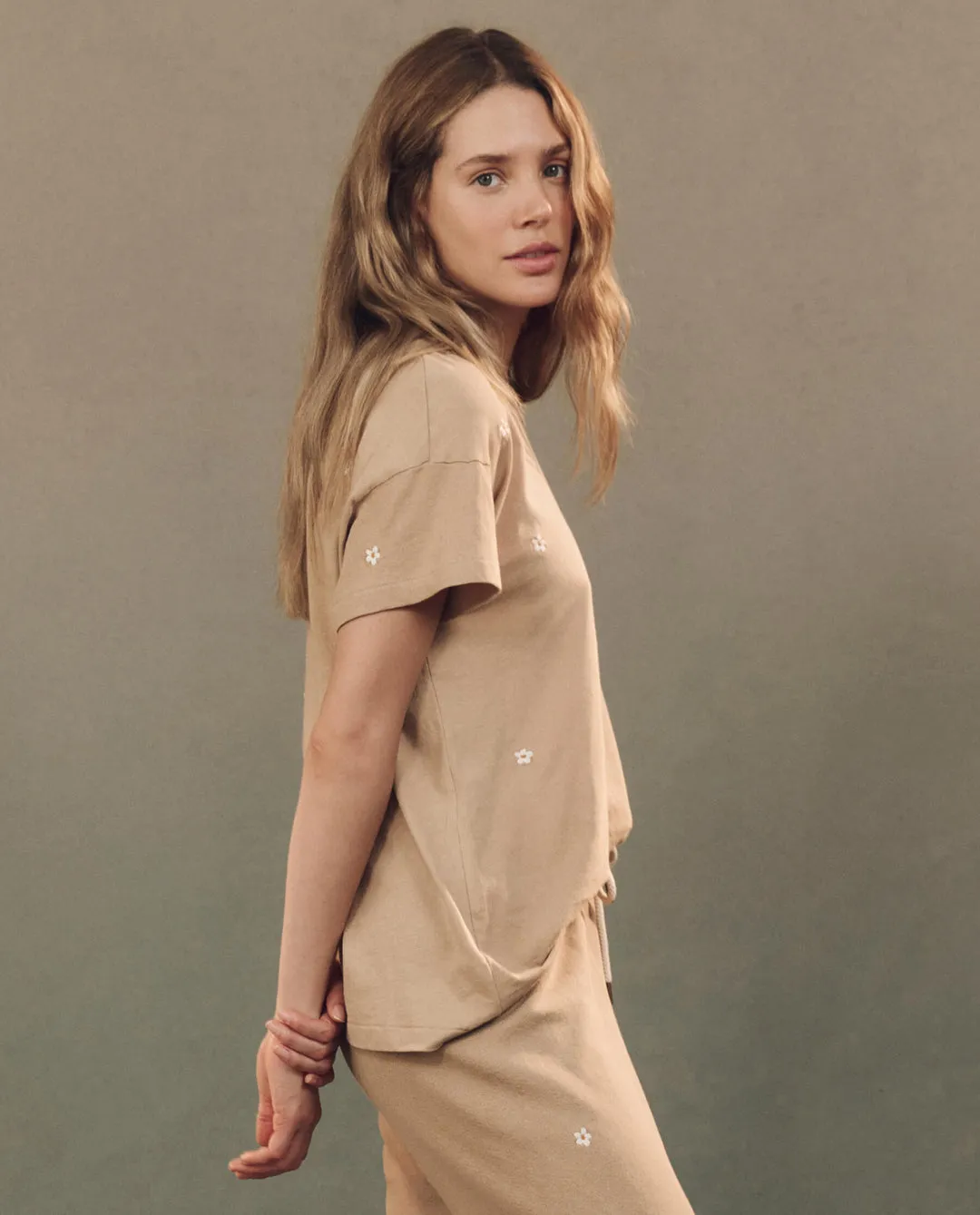 The Great - The Boxy Crew Khaki with Daisy Embroidery