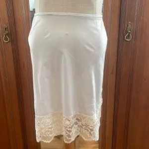 Vintage Van Raalte floral lace half slip slit white Dupont nylon womens size S