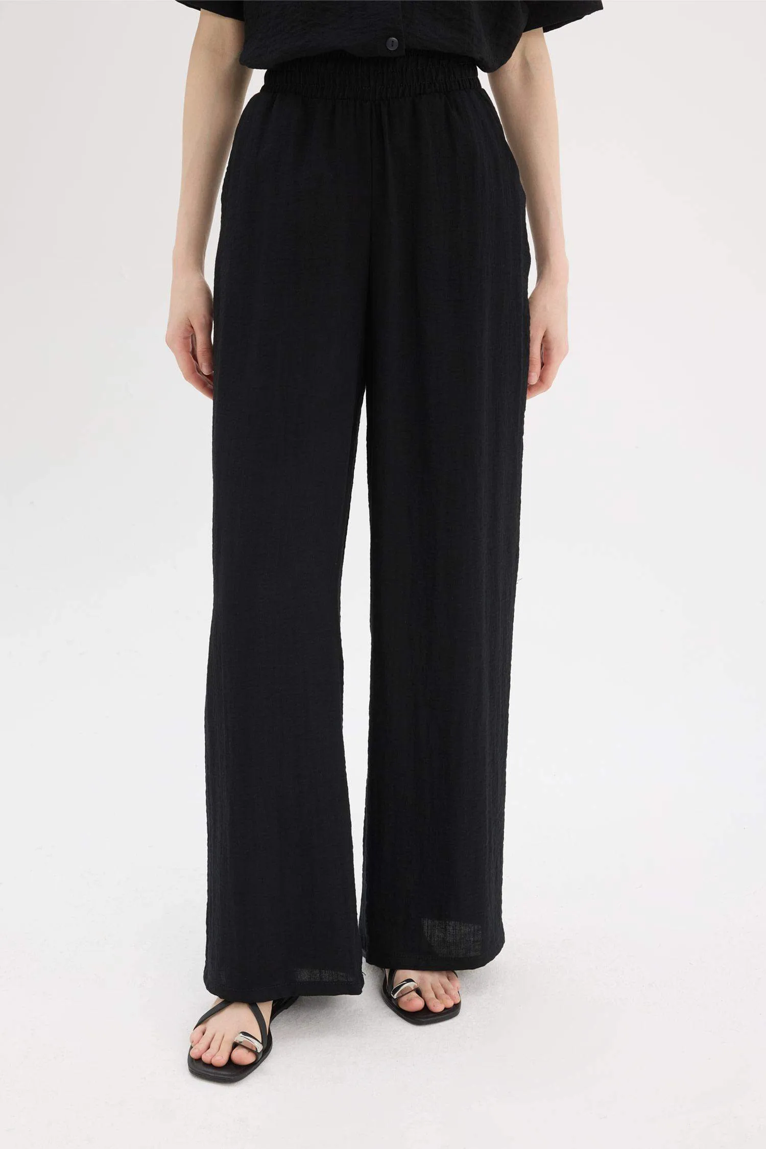 Wide Leg Normal Waist Standard Length Trousers