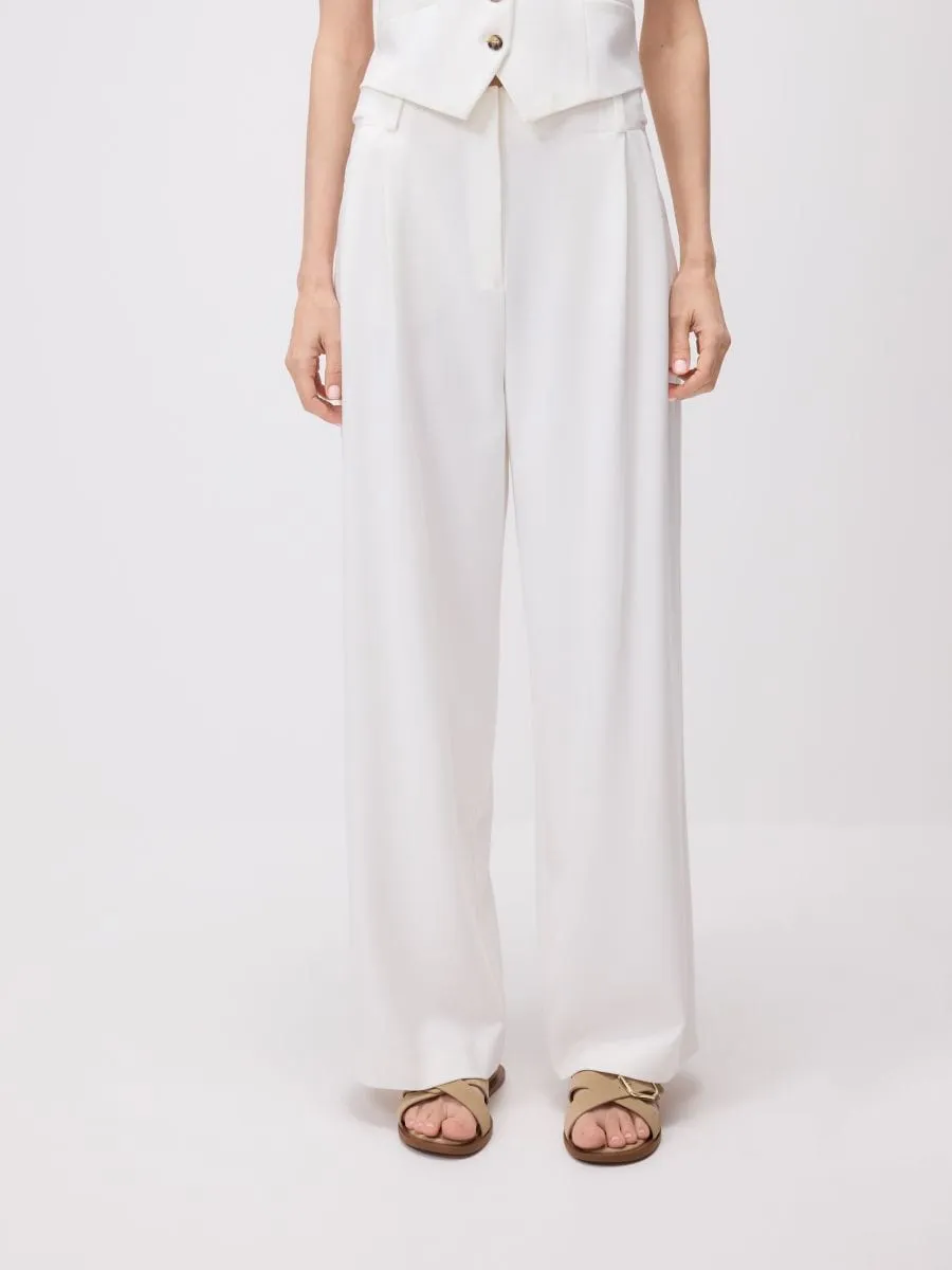 Wide leg trousers